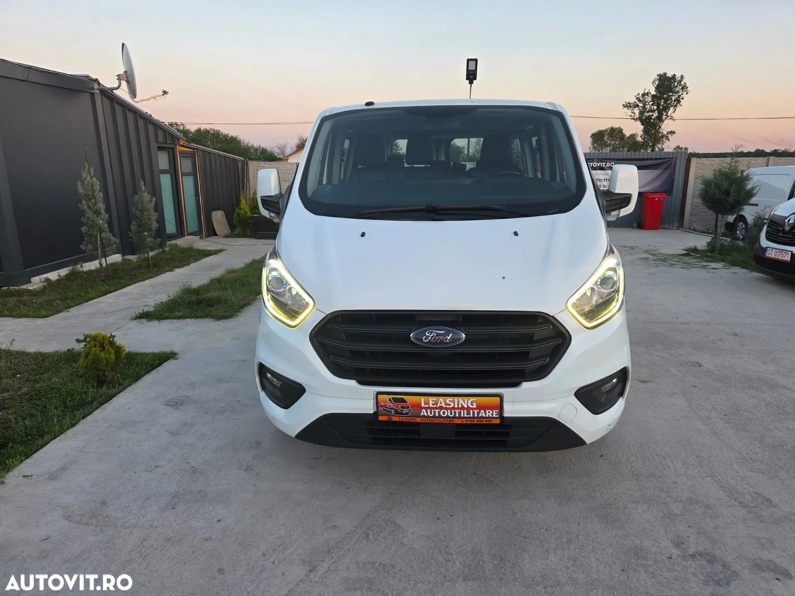 Ford Transit New Custom L2H1 9locuri - 3