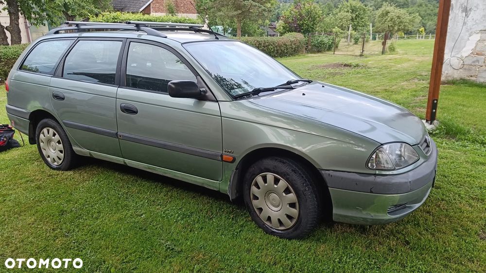 Toyota Avensis 1.6 VVT-i Terra - 2
