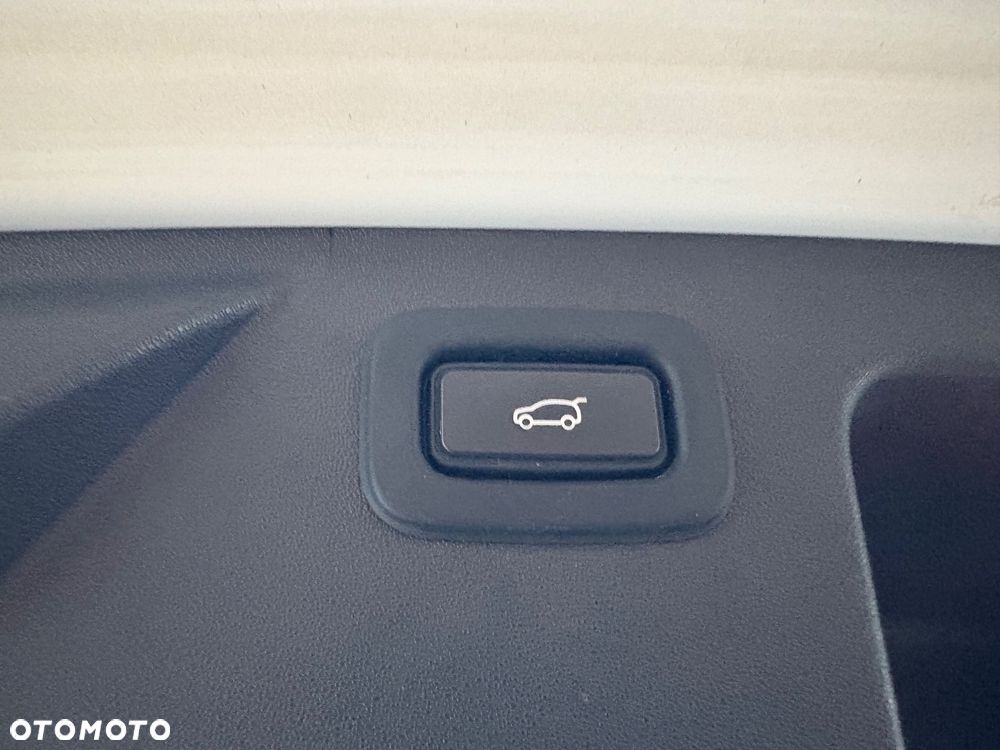 Land Rover Discovery Sport 2.0 P200 mHEV S - 23