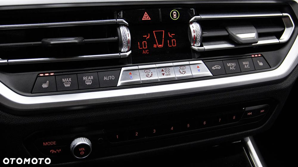 BMW Seria 3 318d Sport Line - 22