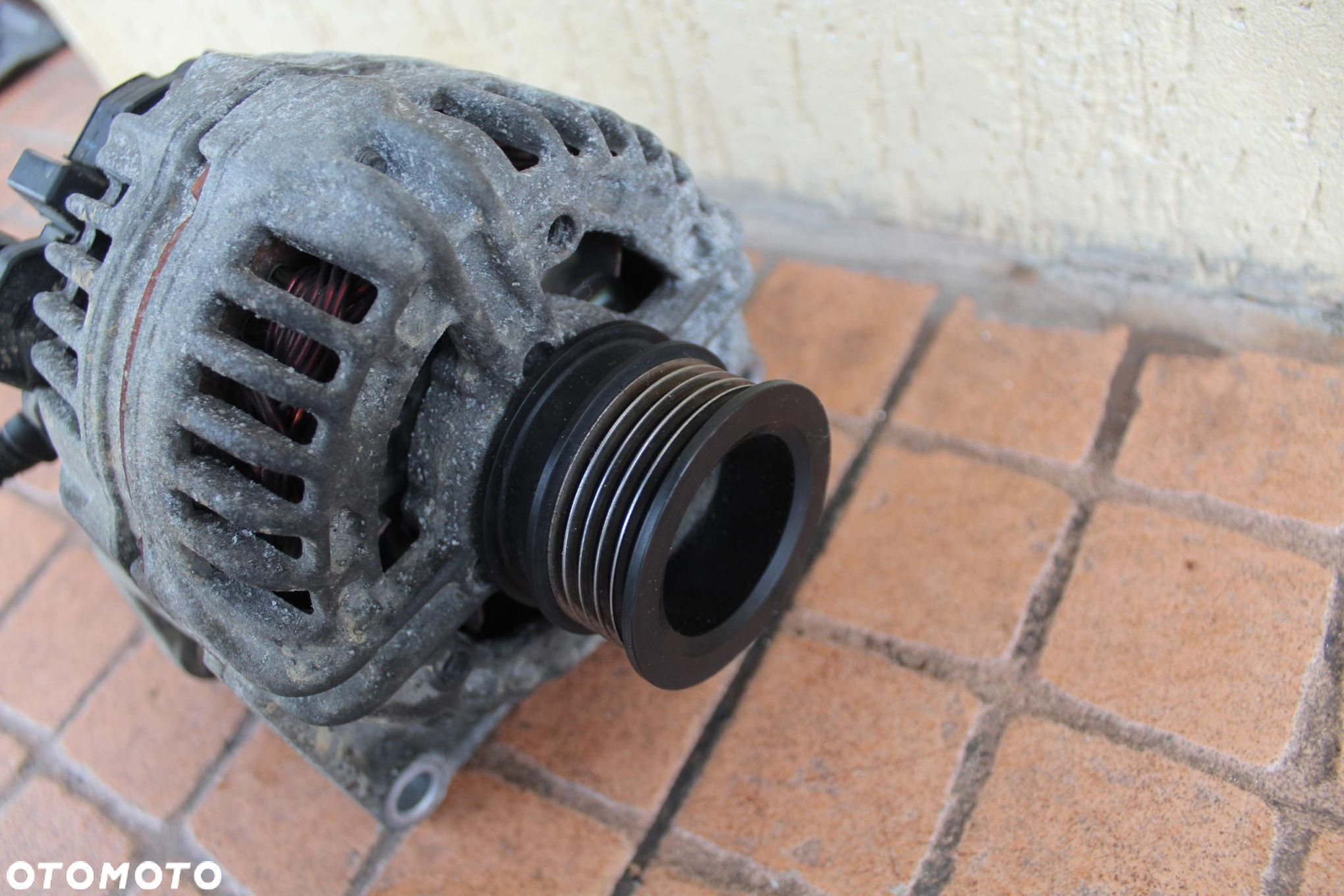 ALTERNATOR OPEL ASTRA H 13229984 - 3