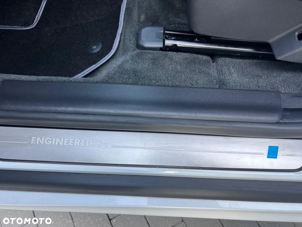 Volvo XC 60 D5 AWD R-Design Momentum - 26