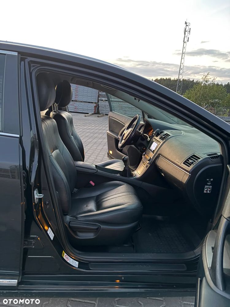 Toyota Avensis 2.0 D-4D Sol - 18