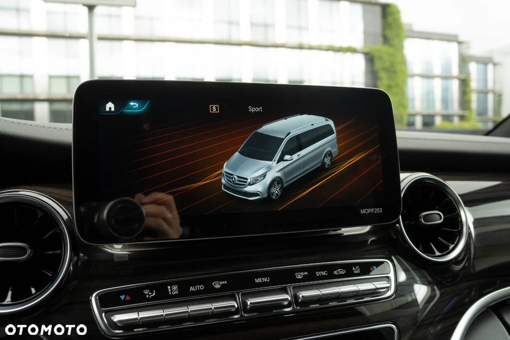 Mercedes-Benz Klasa V 300 d lang 4Matic 9G-TRONIC - 34