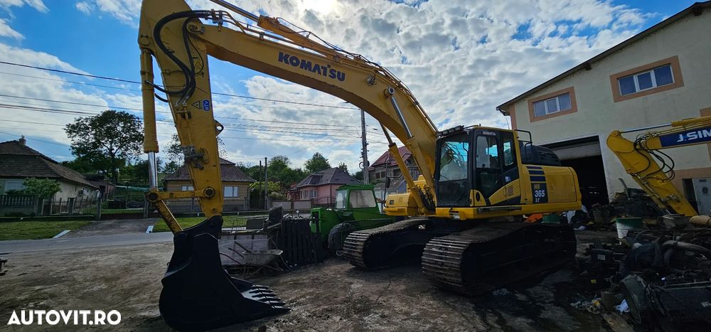Excavator pe șenile Komatsu HB 365 NLC, HB365 PC - 12