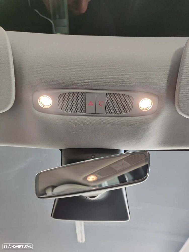 Tesla Model 3 Long Range Tração Traseira - 31