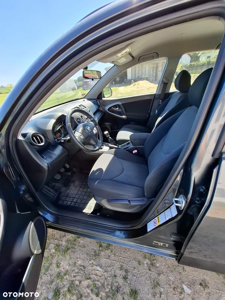 Toyota RAV4 2.2 D-4D Premium - 12