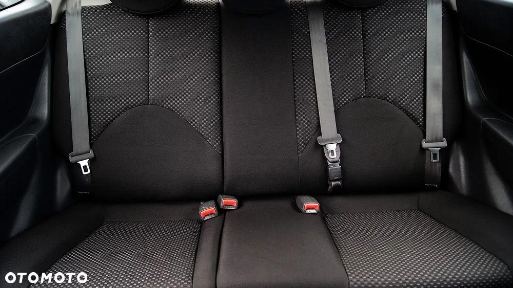 Hyundai Accent - 35