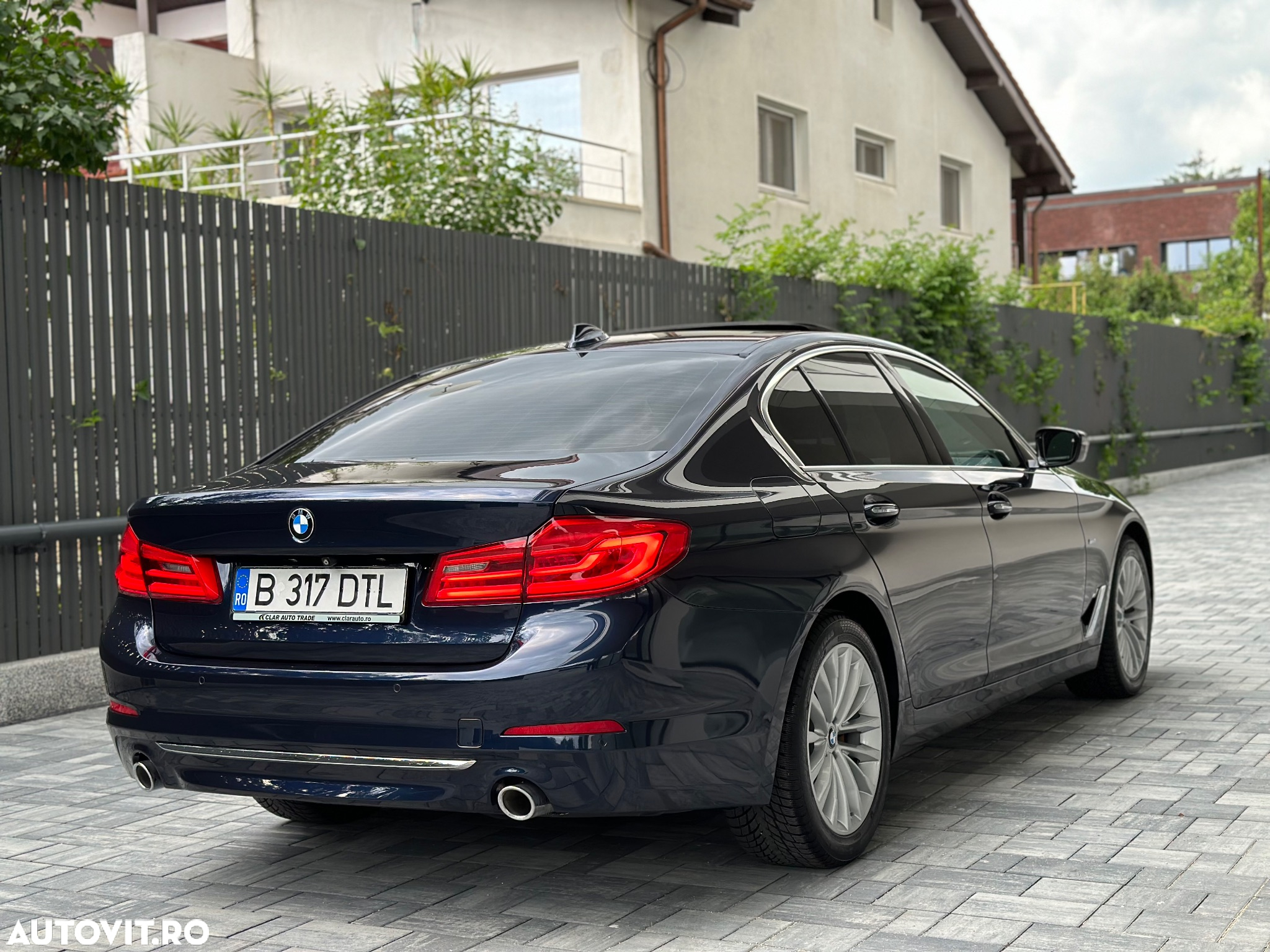 BMW Seria 5 530d xDrive AT - 11