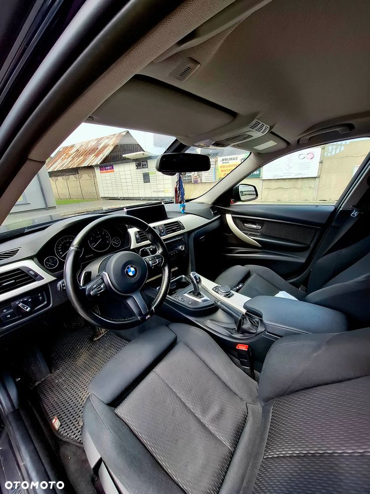 BMW Seria 3 325d Sport - 4