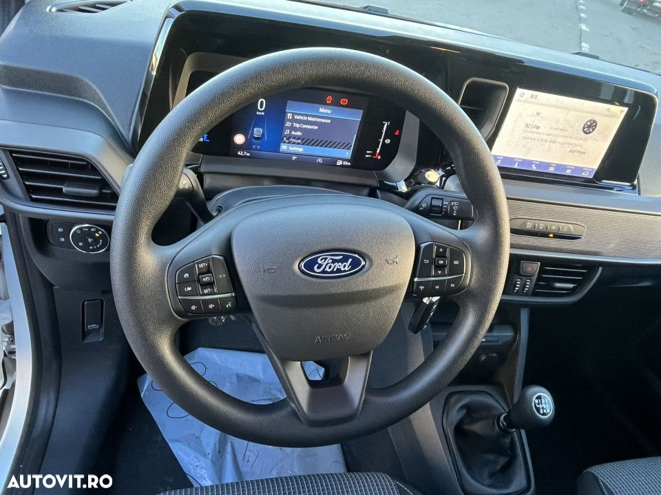 Ford Transit Courier - 19