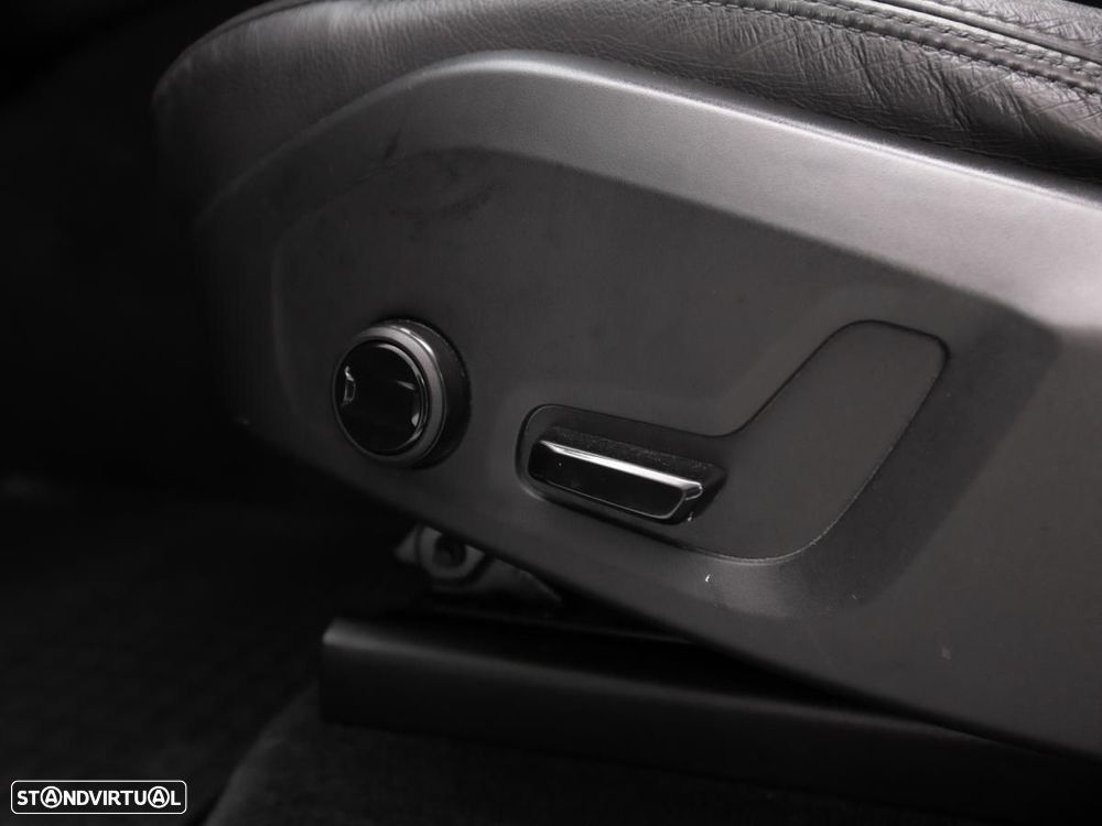 Volvo XC 60 2.0 T8 PHEV Inscription Expression AWD - 19