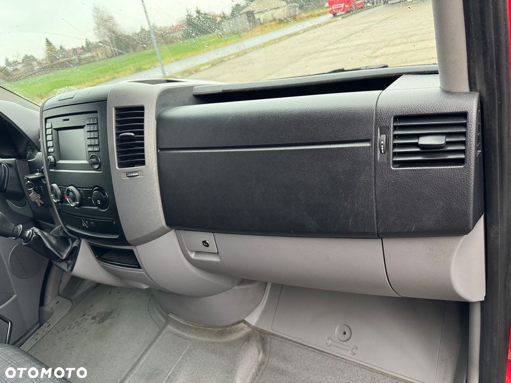 Mercedes-Benz Sprinter - 16