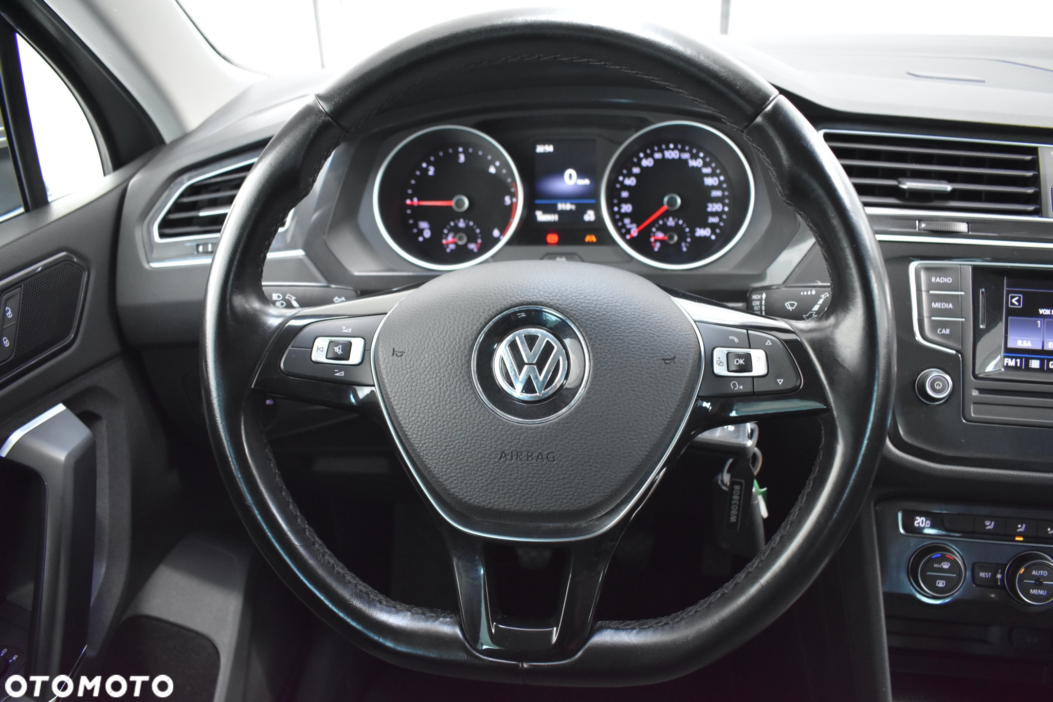 Volkswagen Tiguan 2.0 TDI SCR R-Line - 24