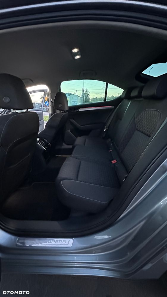Skoda Superb 2.0 TDI Sportline DSG - 21