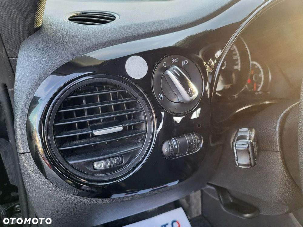 Volkswagen New Beetle - 28