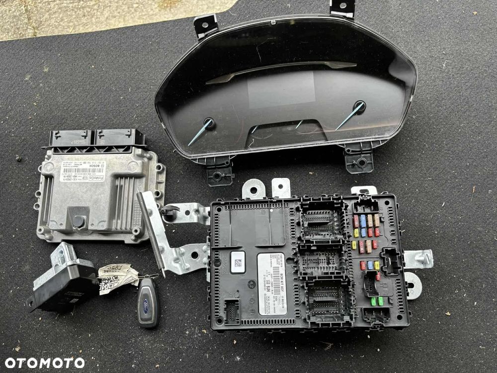 Ford Fiesta Mk8 1.1/1.0 benzyna 1.5 tdci 17r- kompletne zestawy startowe kluczyki licznik - 2