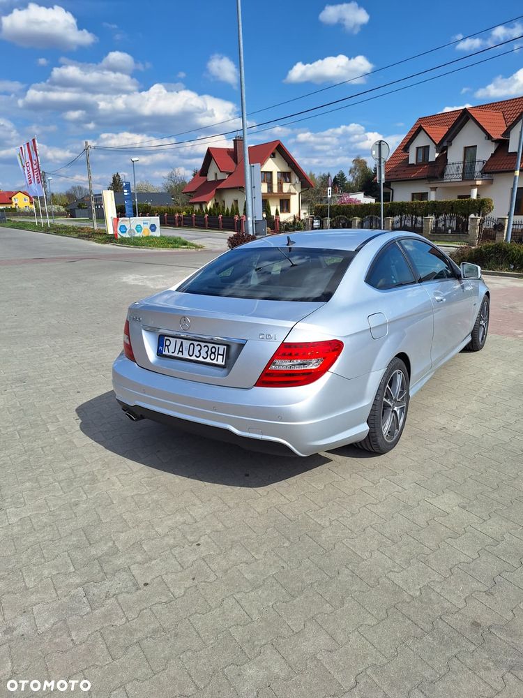Mercedes-Benz Klasa C 250 CDI DPF BlueEFFICIENCY 7G-TRONIC Edition 1 - 29