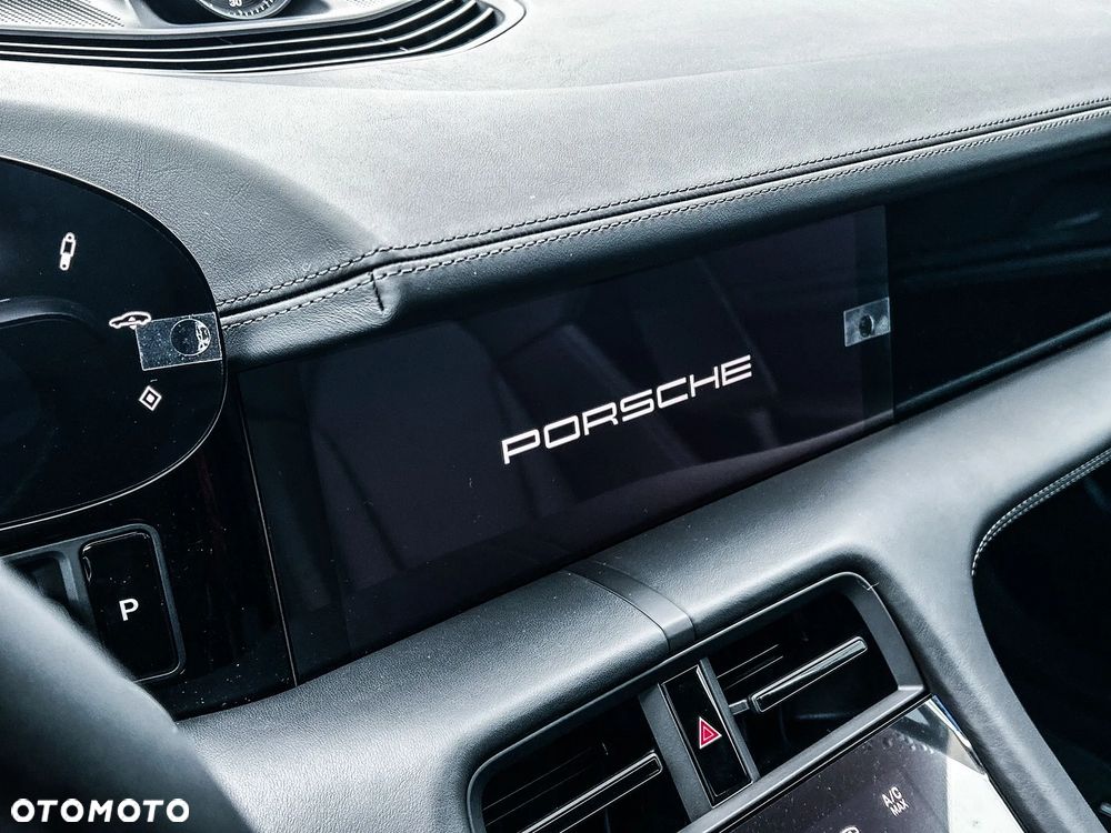 Porsche Taycan 105kWh Black Edition - 17