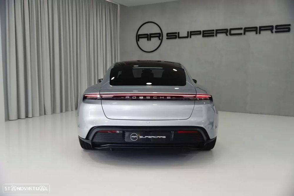 Porsche Taycan 4S - 13