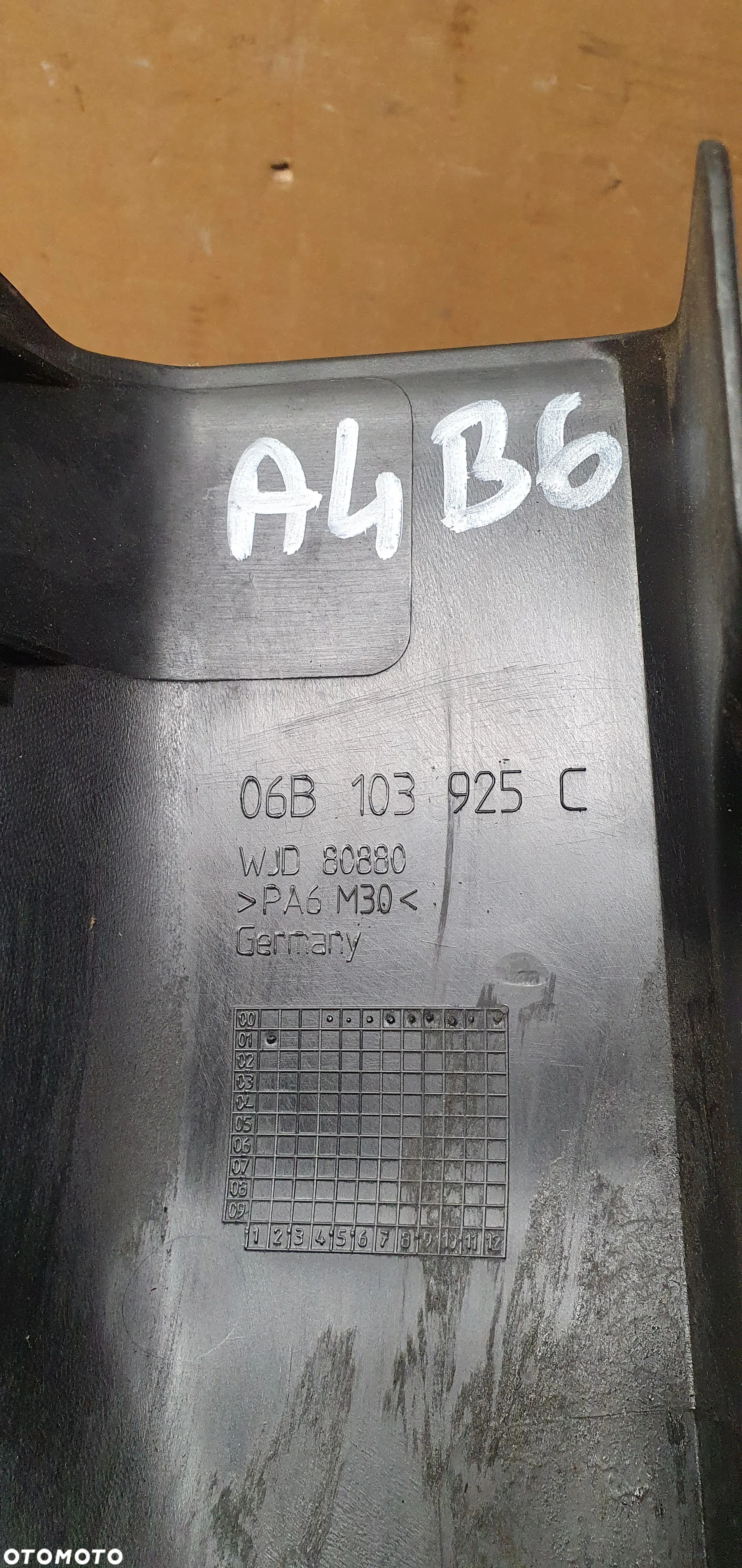 Pokrywa osłona silnika Audi A4 B6 2.0 FSI 06B103925C - 6