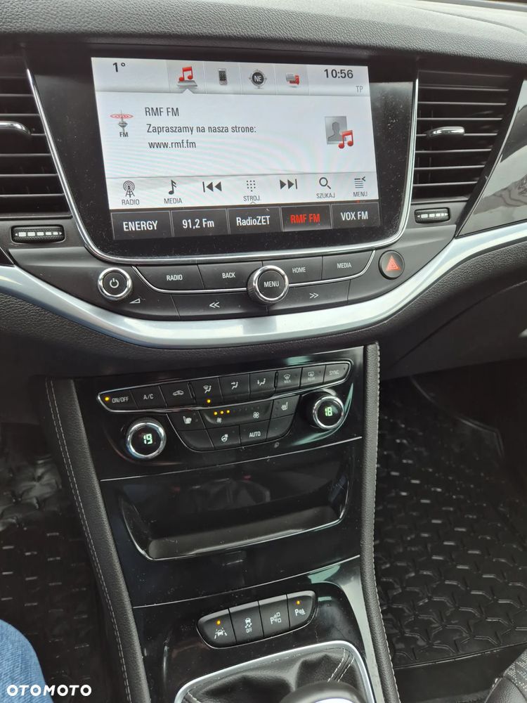 Opel Astra 1.4 Turbo Business - 24