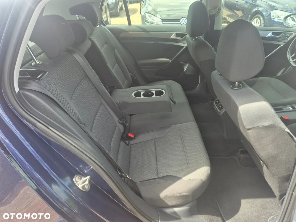 Volkswagen Golf 2.0 TDI SCR Comfortline - 12