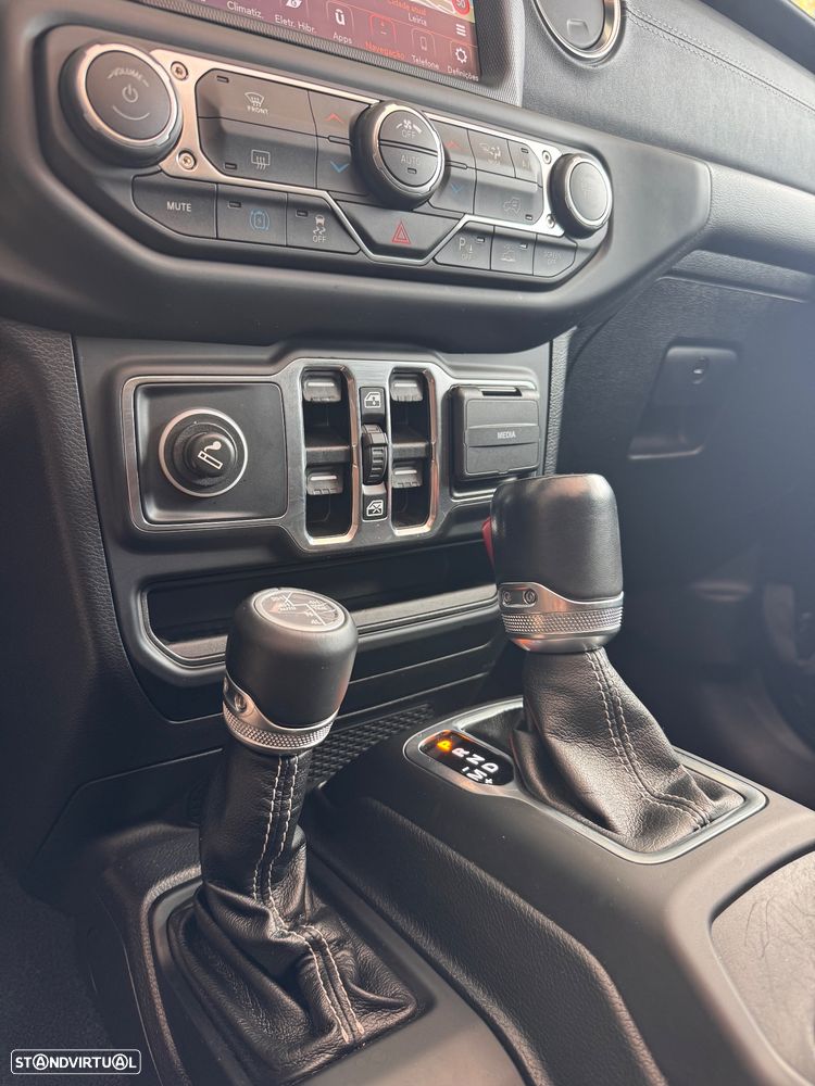 Jeep Wrangler - 14
