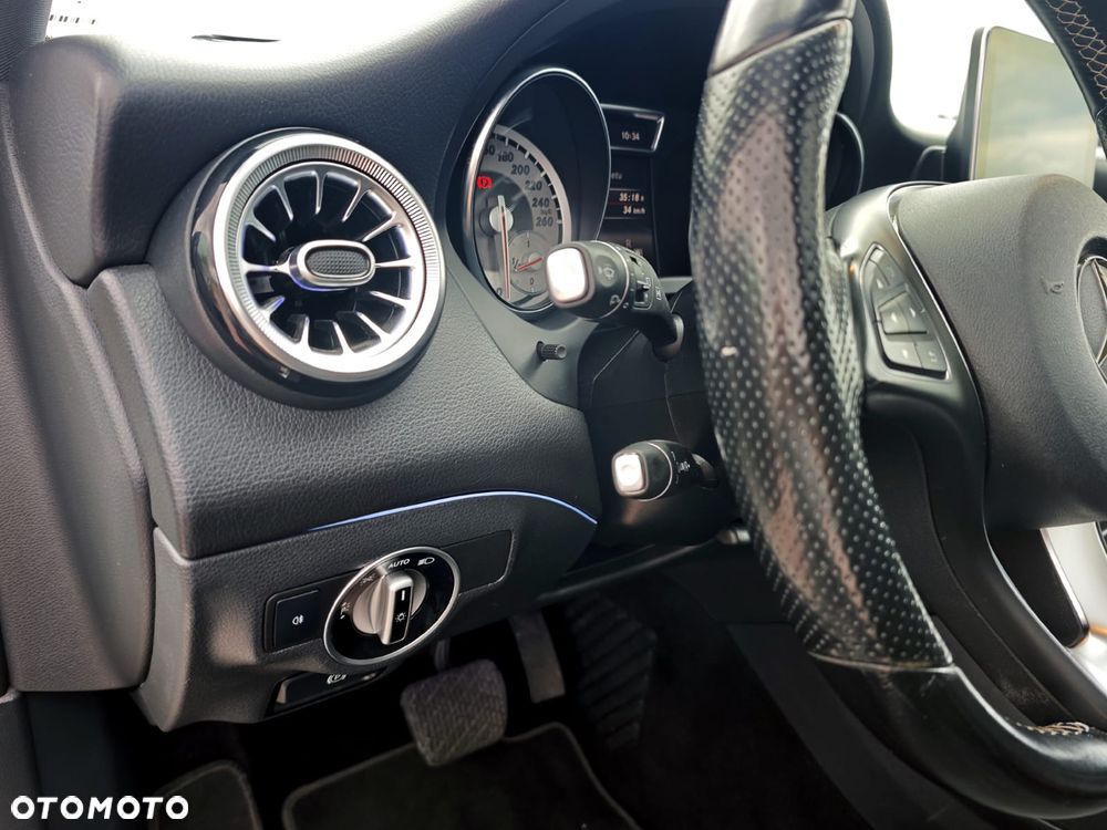 Mercedes-Benz CLA 180 7G-DCT - 16