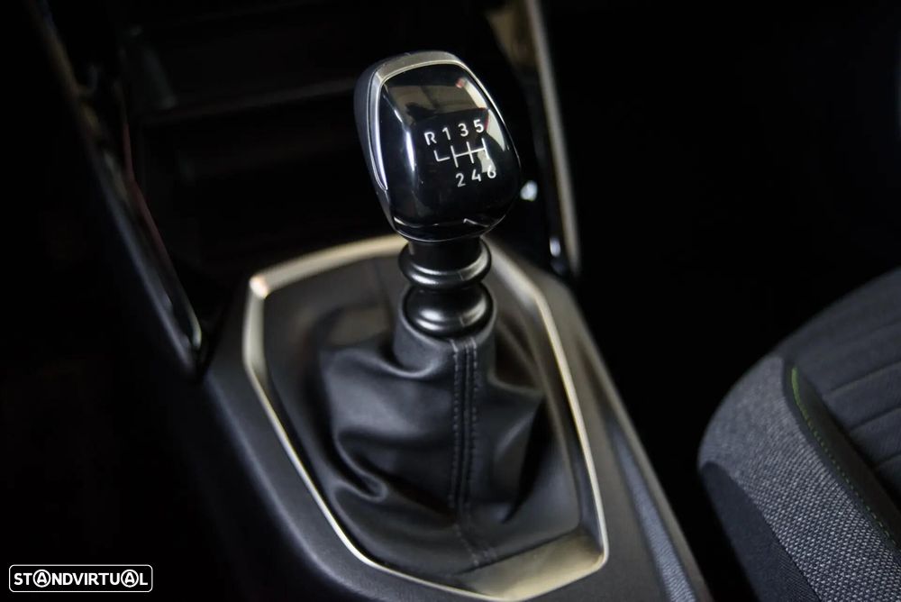 Peugeot 208 1.2 PureTech Active - 36