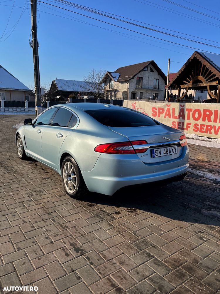 Jaguar XF 2.2 - 5