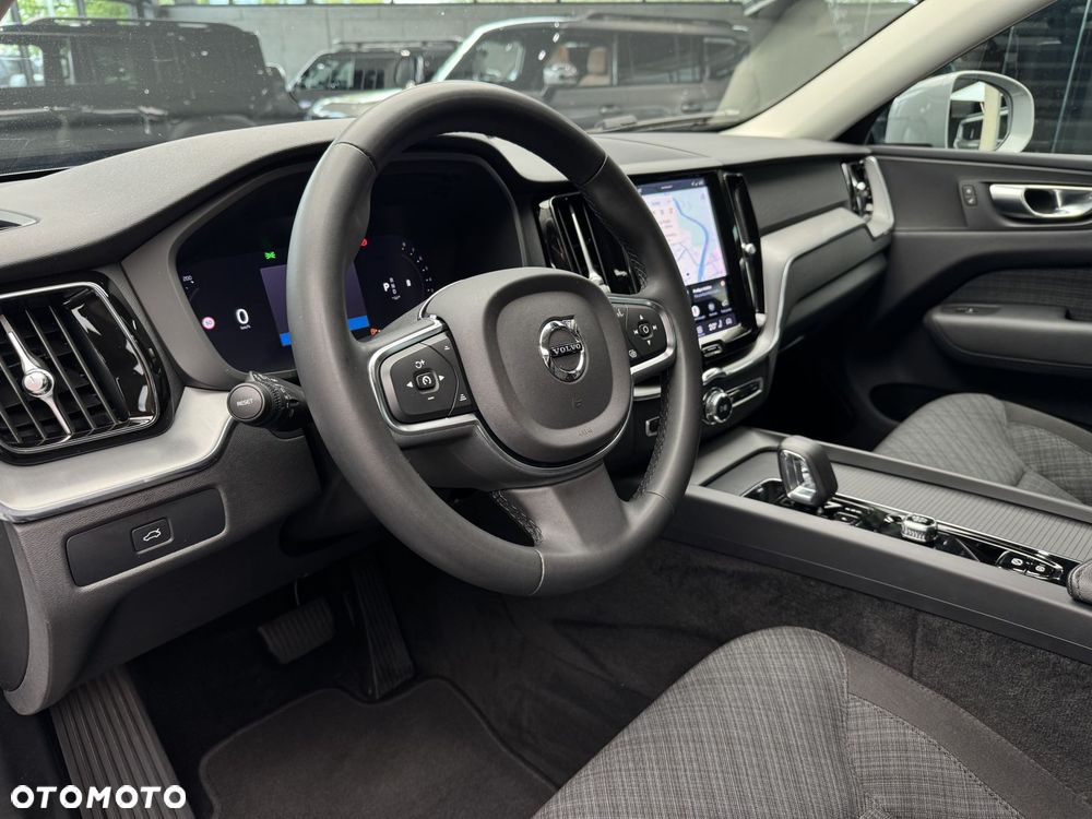 Volvo XC 60 B4 B Essential - 10