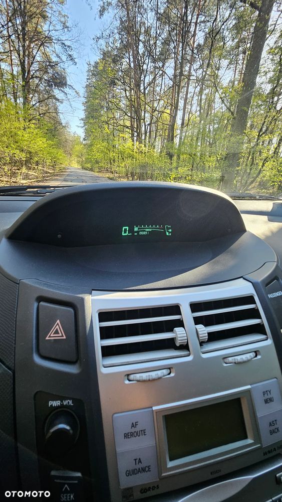 Toyota Yaris 1.3 Luna A/C - 5