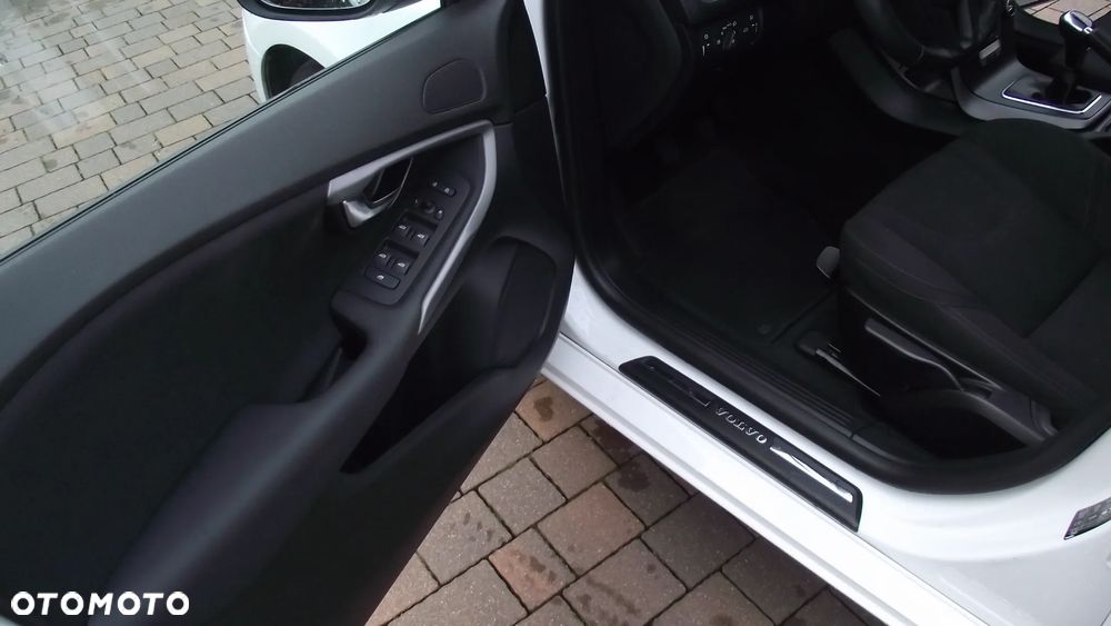 Volvo V40 T2 Kinetic - 27