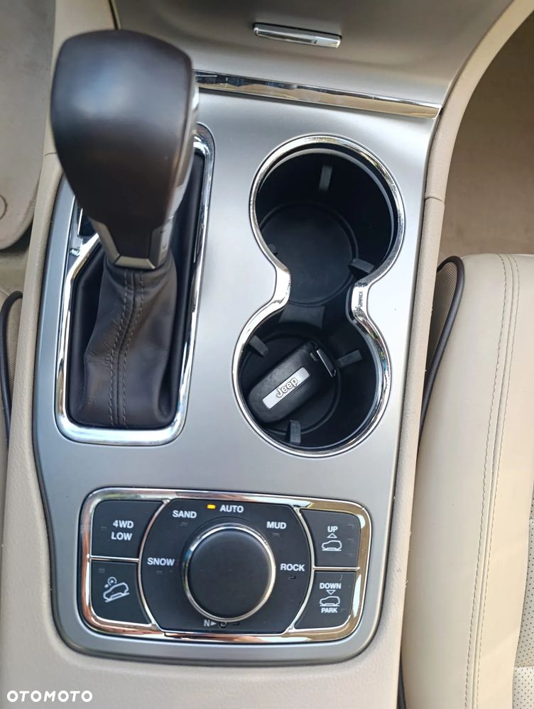 Jeep Grand Cherokee 5.7 V8 HEMI 4WD Automatik Overland - 5