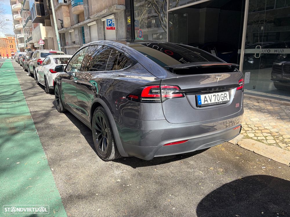 Tesla Model X - 5