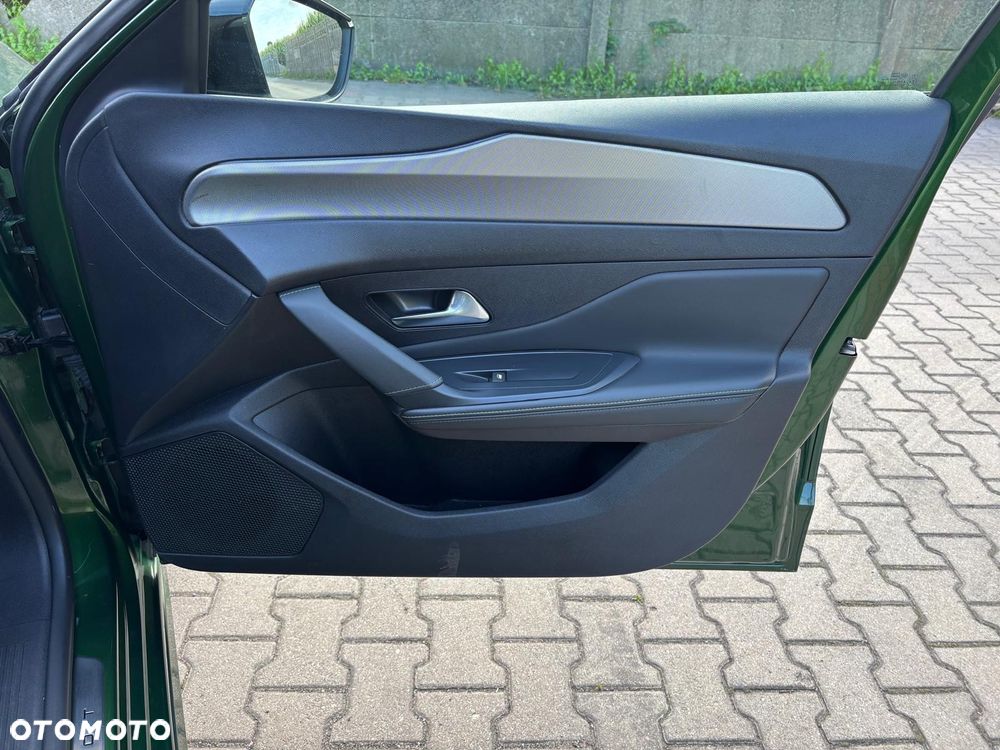 Peugeot 308 1.2 PureTech GT Pack S&S EAT8 - 24