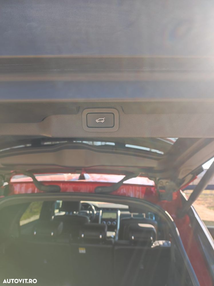 Land Rover Discovery 2.0 L SD4 HSE Luxury - 25