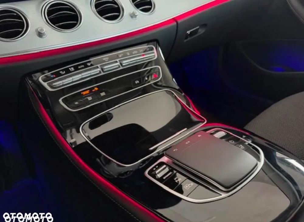 Mercedes-Benz Klasa E - 9