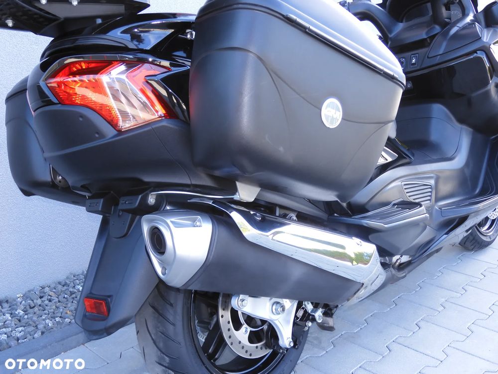 Suzuki Burgman - 7