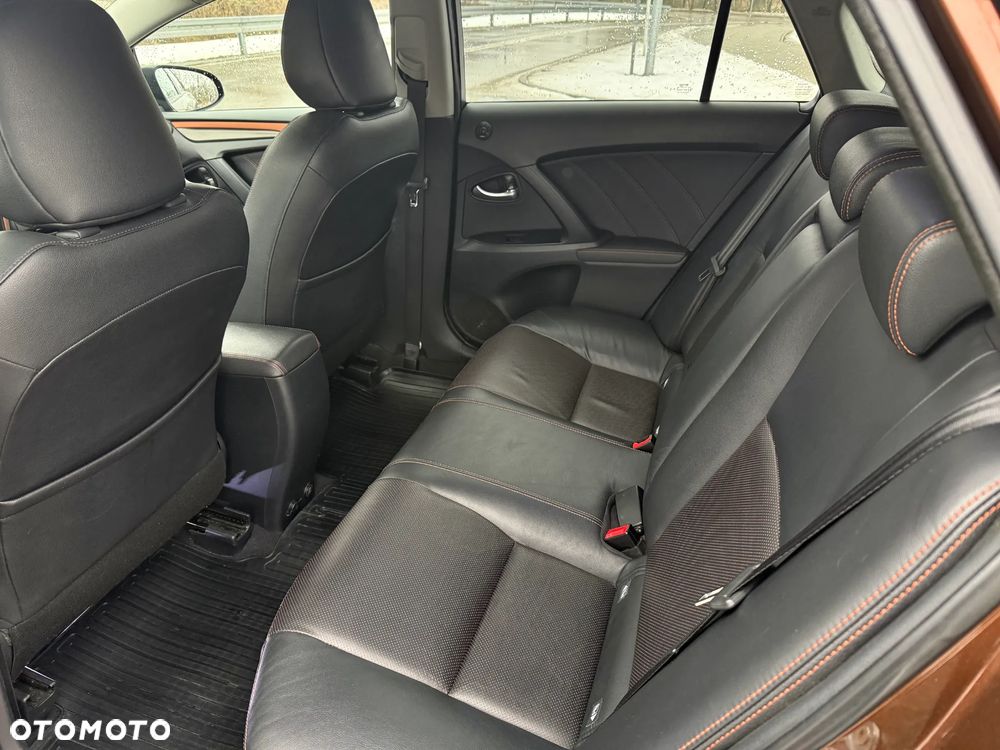 Toyota Avensis Touring Sports 1.8 Executive - 28