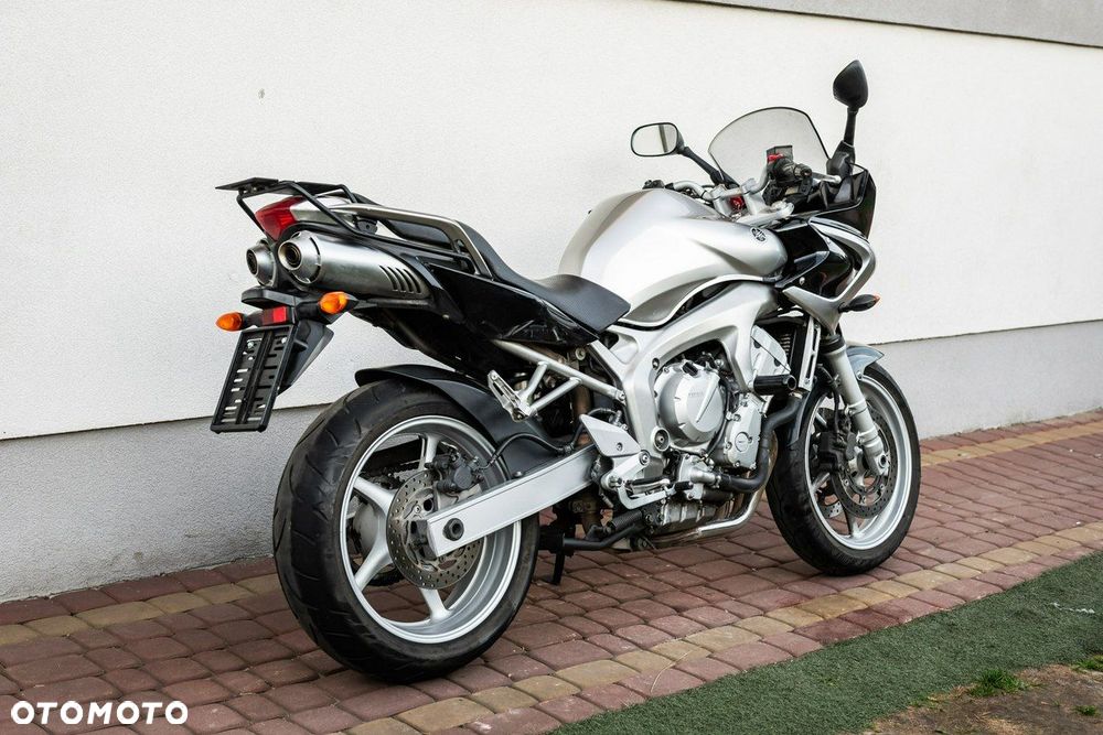 Yamaha FZ - 4