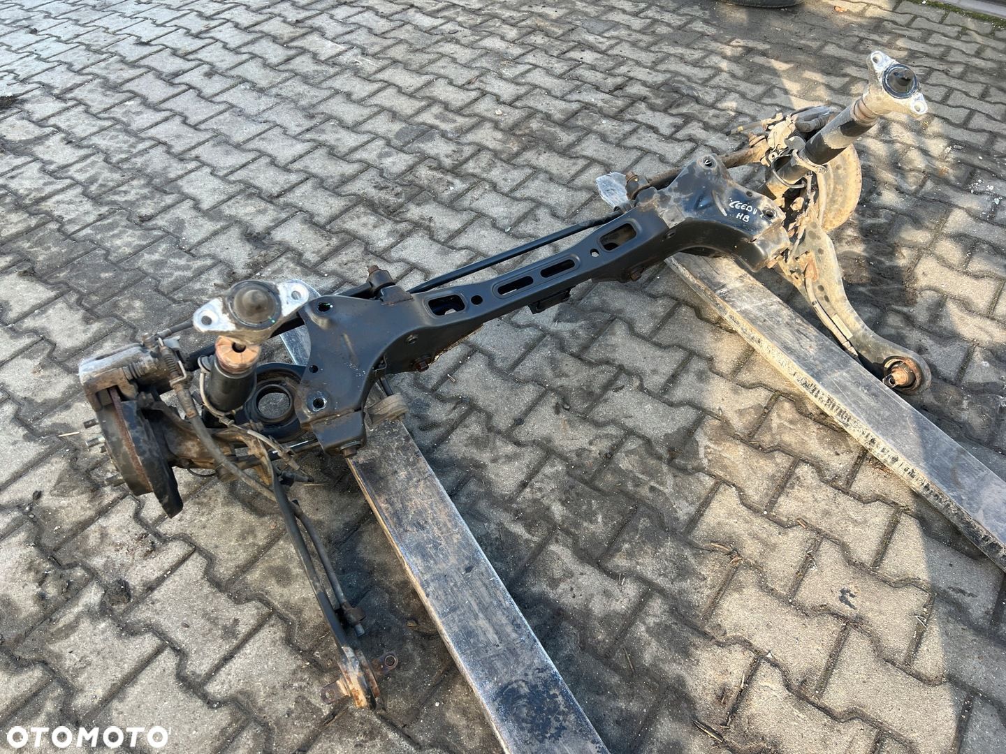 KIA CEED II HB 12-15 SANKI WÓZEK BELKA ZAWIESZENIE KOMPLETNE TYŁ TYLNE - 1