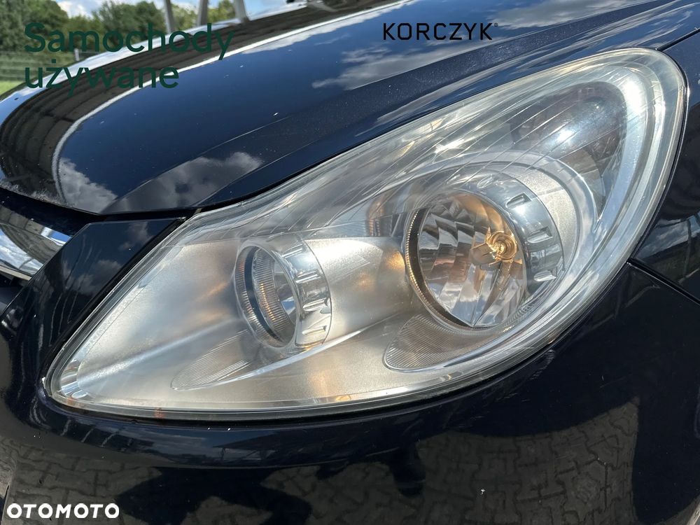 Opel Corsa 1.2 16V Cosmo - 9