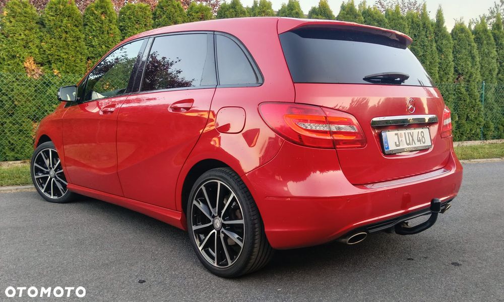 Mercedes-Benz Klasa B 180 BlueEFFICIENCY Edition 1 - 4