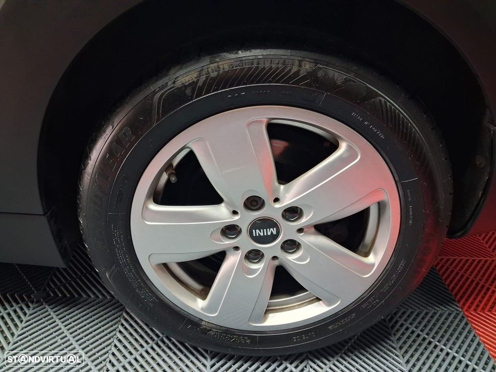 MINI Clubman One D - 19