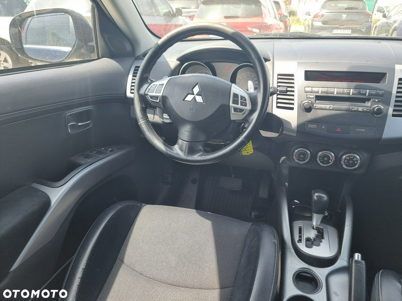 Mitsubishi Outlander - 14