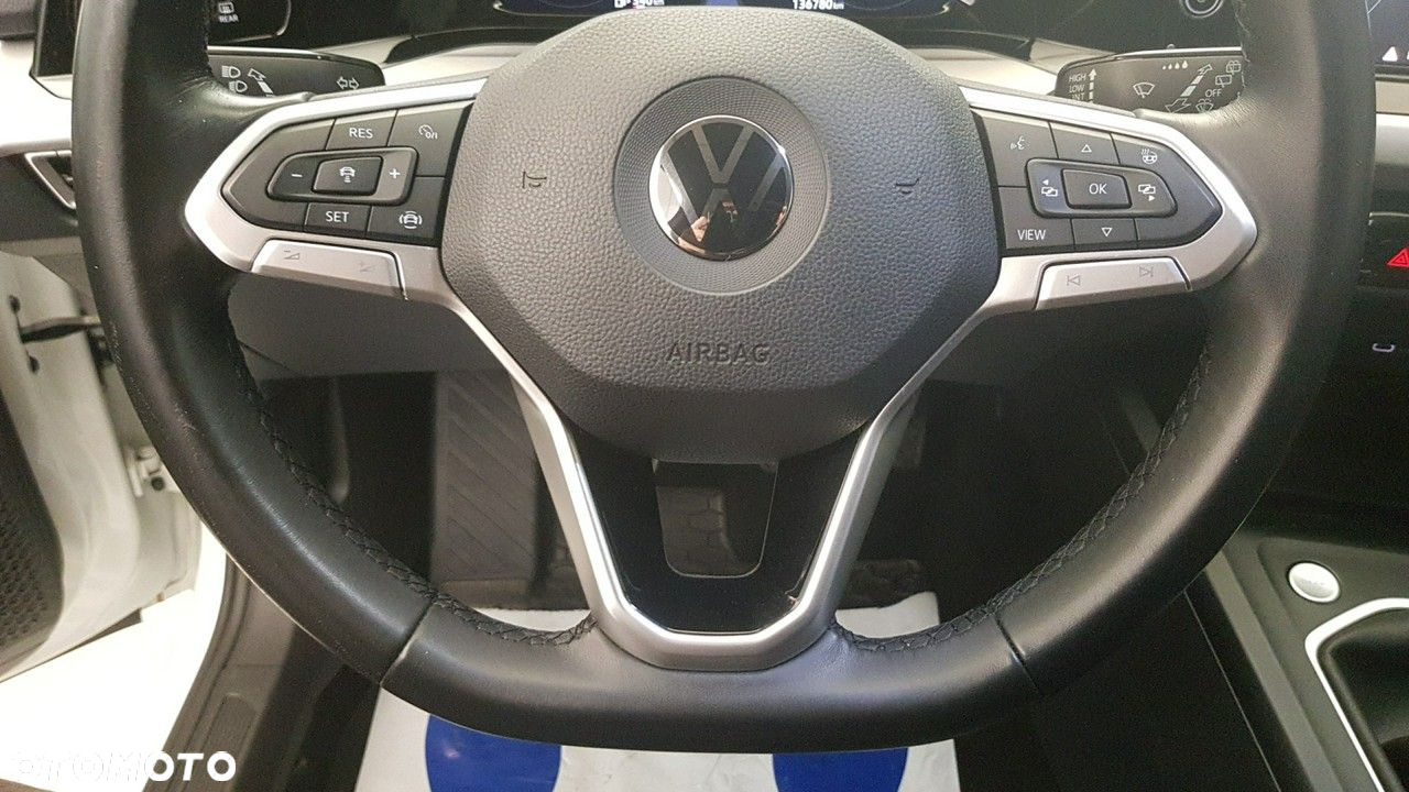 Volkswagen Golf - 27