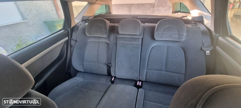 Peugeot 407 SW 1.6 HDi Premium - 10