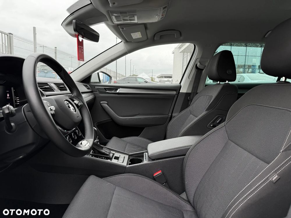 Skoda Superb 2.0 TDI SCR Style DSG - 24